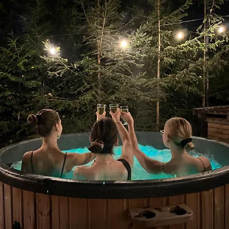 Mazursko - Komfortowe 8 Osobowe Nad Jeziorem, Balia Lub Sauna 빌라